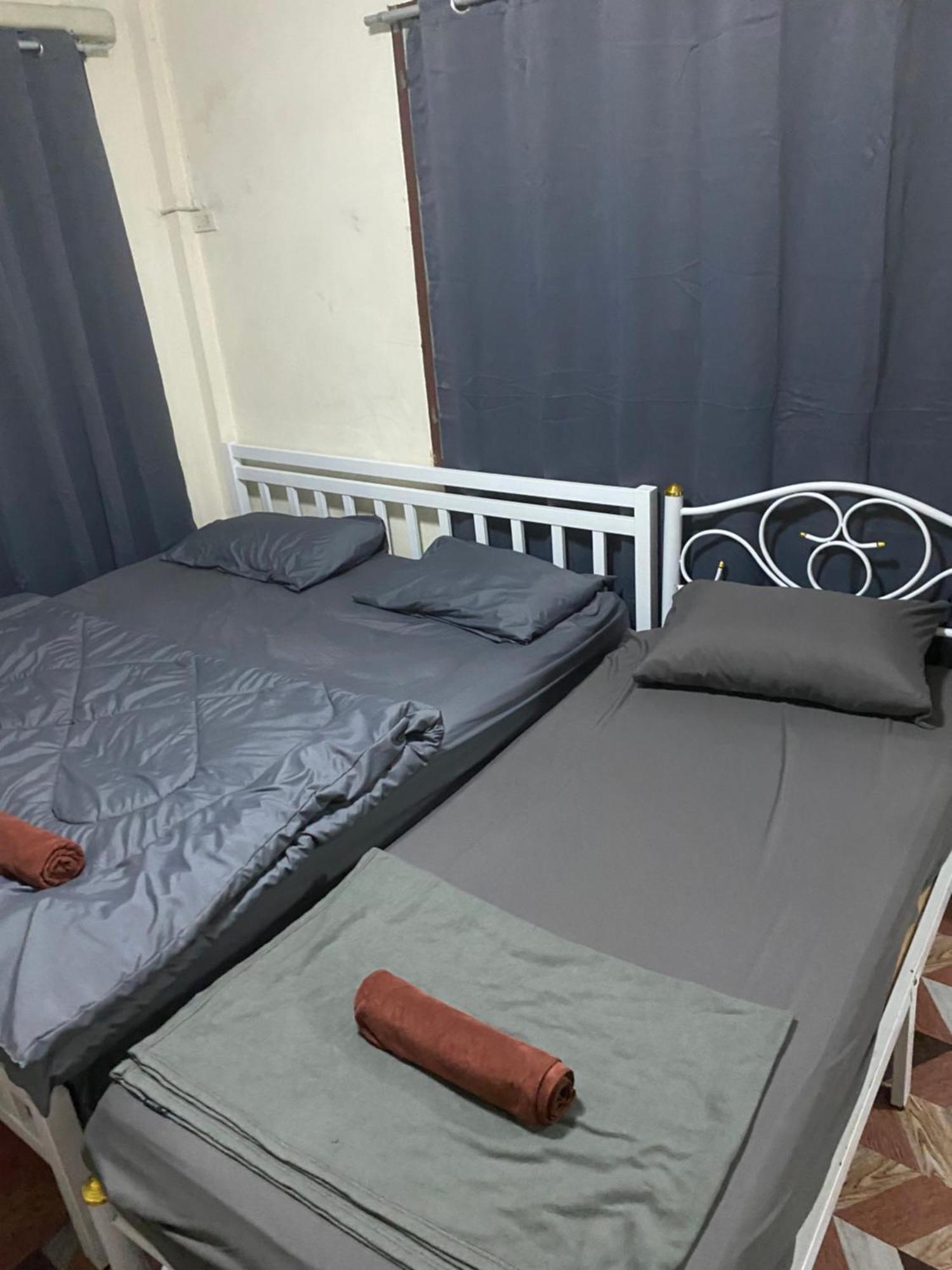 Sleep Break Hostel Sathon Bangkok Bagian luar foto