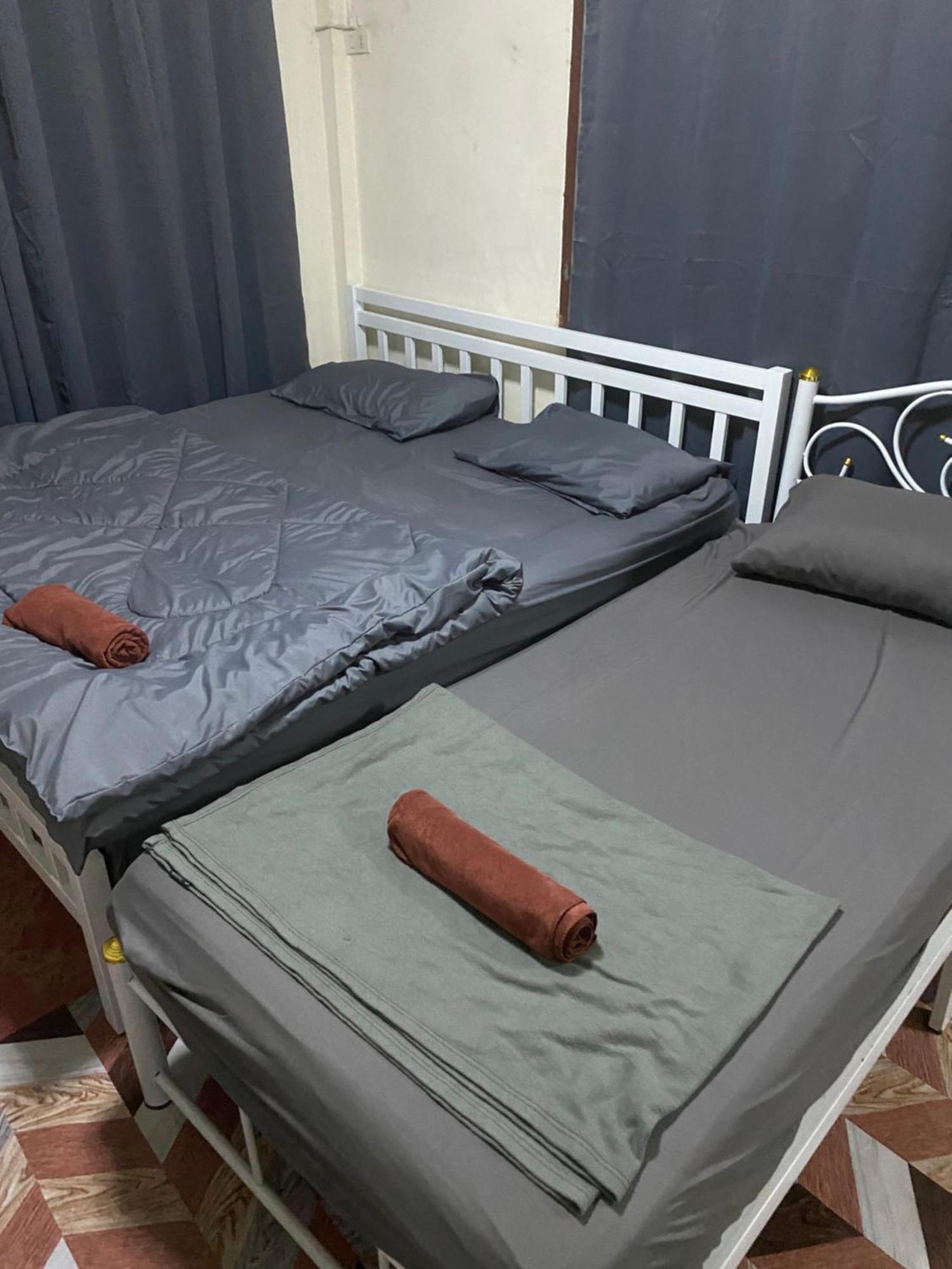 Sleep Break Hostel Sathon Bangkok Bagian luar foto