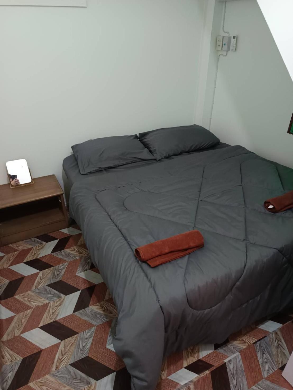 Sleep Break Hostel Sathon Bangkok Bagian luar foto