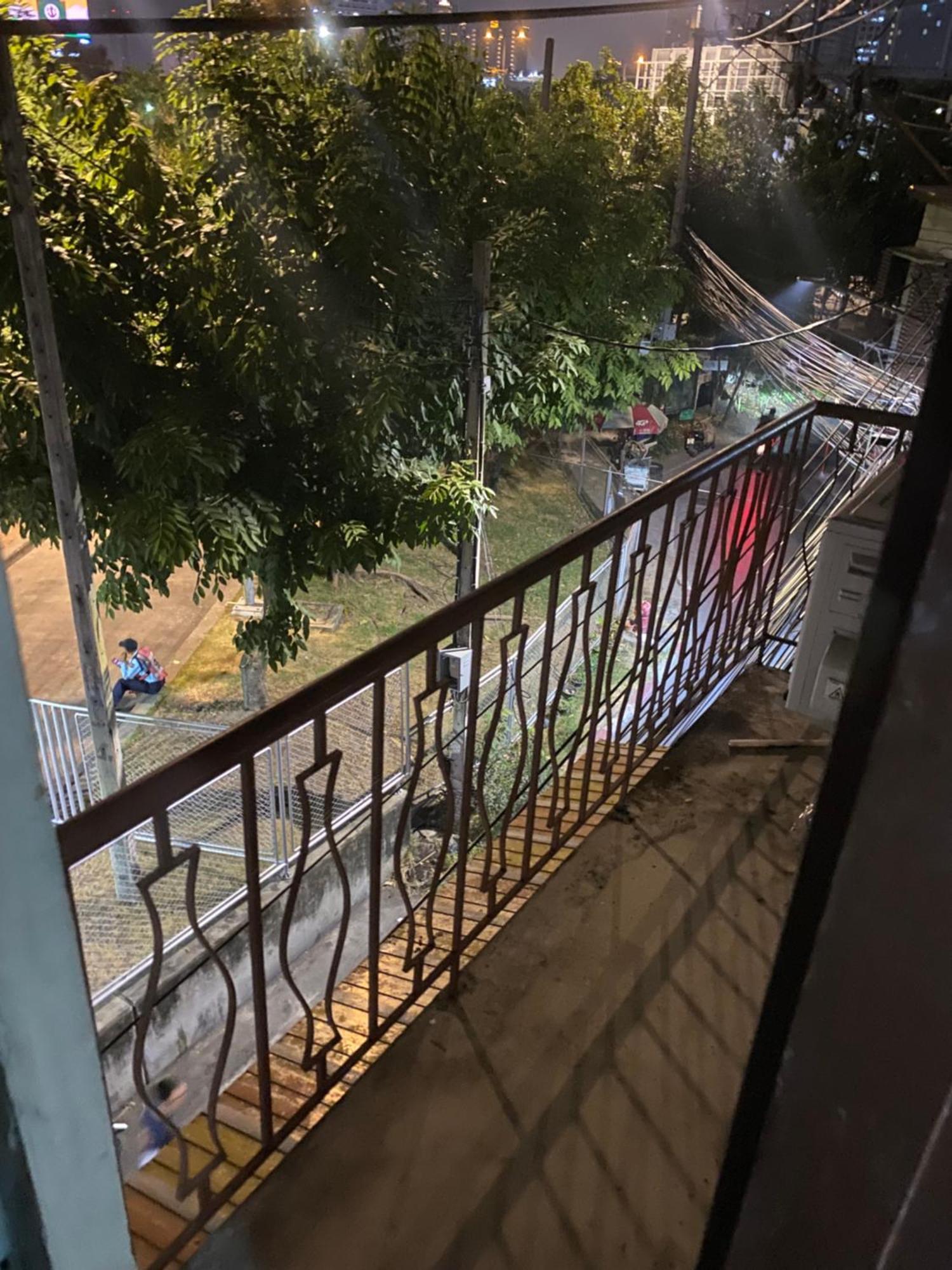 Sleep Break Hostel Sathon Bangkok Bagian luar foto