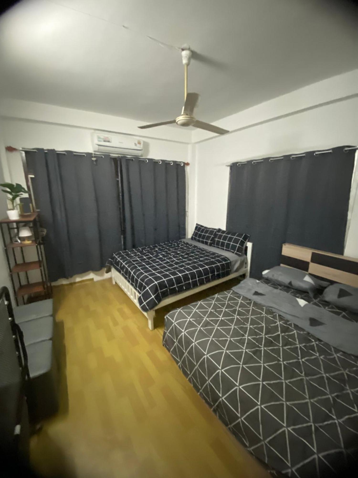 Sleep Break Hostel Sathon Bangkok Bagian luar foto